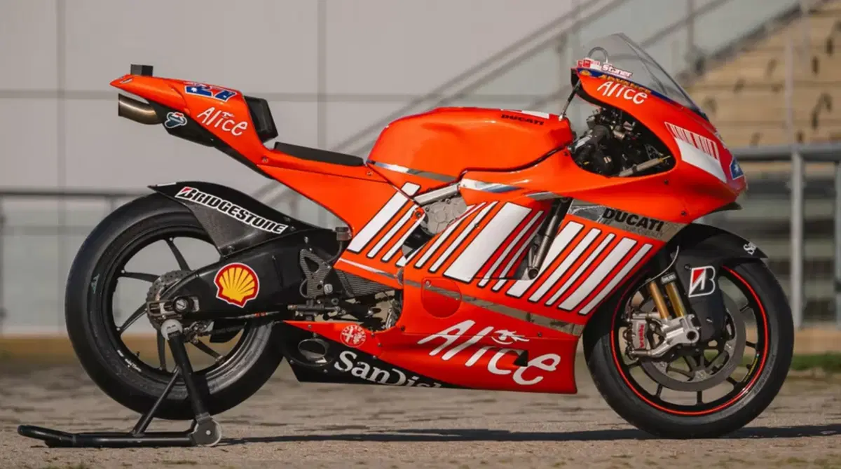 Un'altra Ducati Desmosedici all'asta! (9)