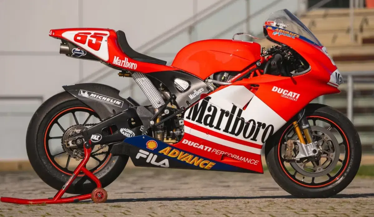Un'altra Ducati Desmosedici all'asta! (11)