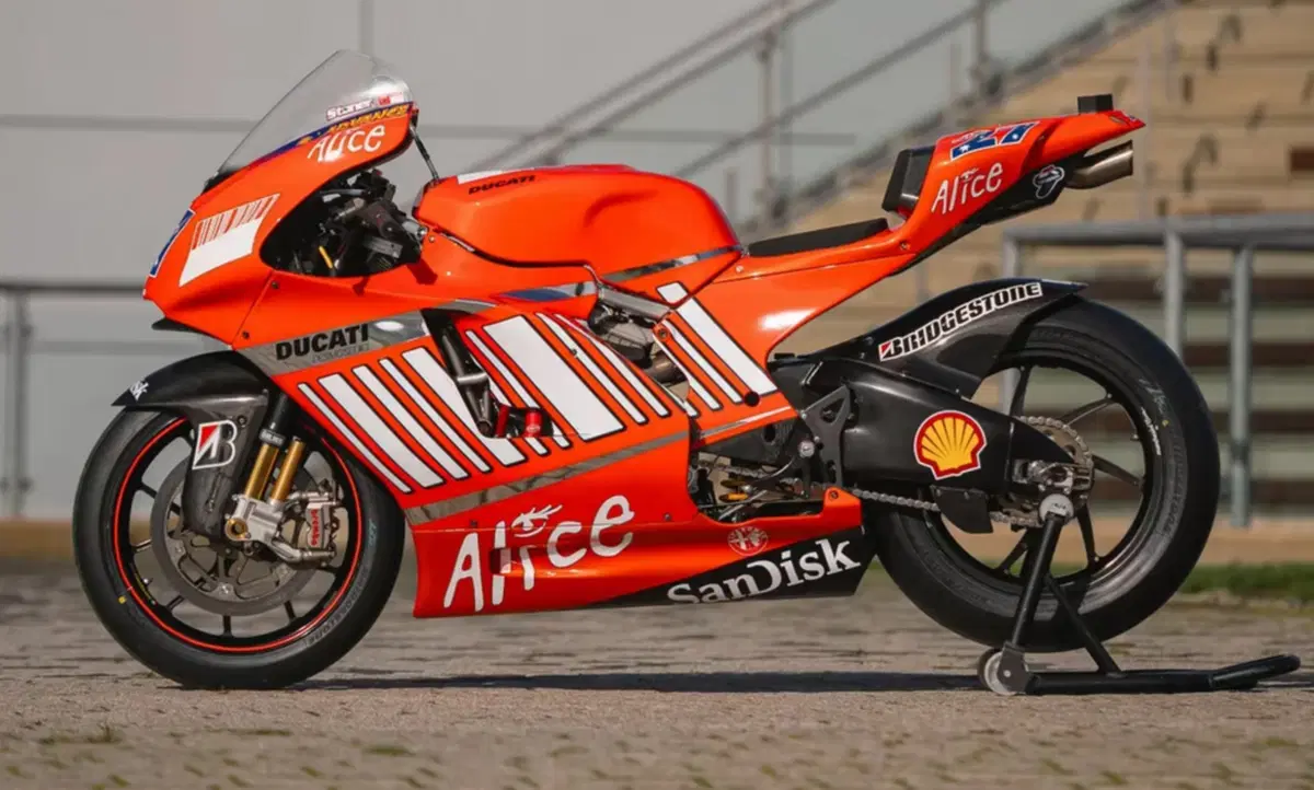 Un'altra Ducati Desmosedici all'asta! (12)