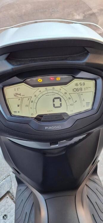 Piaggio Beverly 300 S ABS-ASR (2021 - 24) (4)