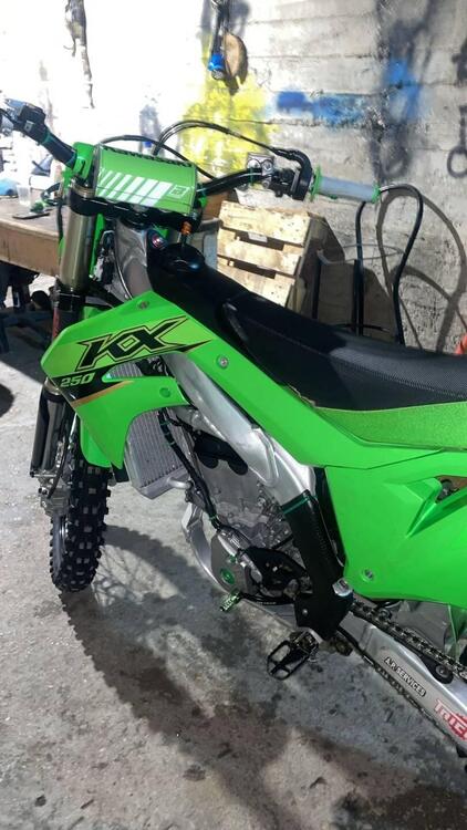 Kawasaki KX 250 F (2022) (2)