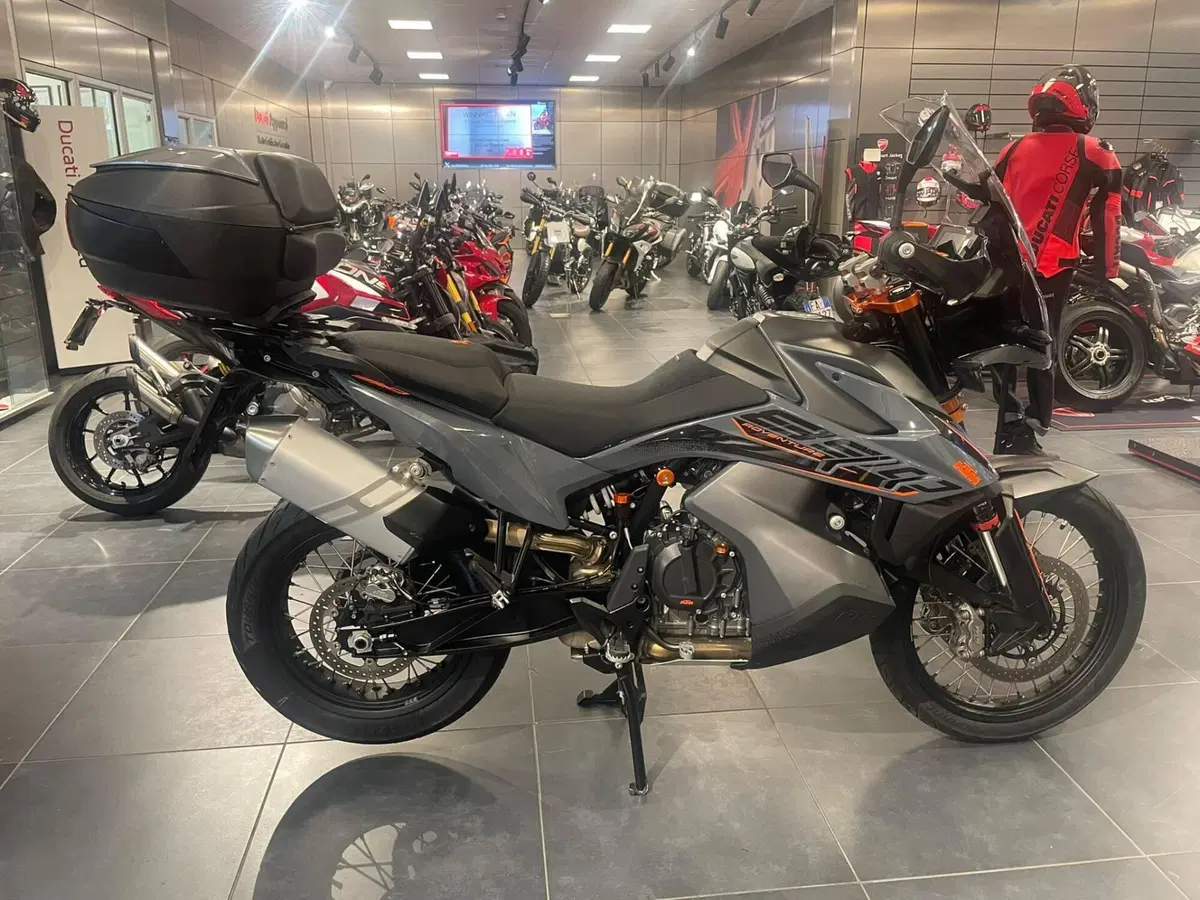 KTM 890 Adventure (2022) (6)