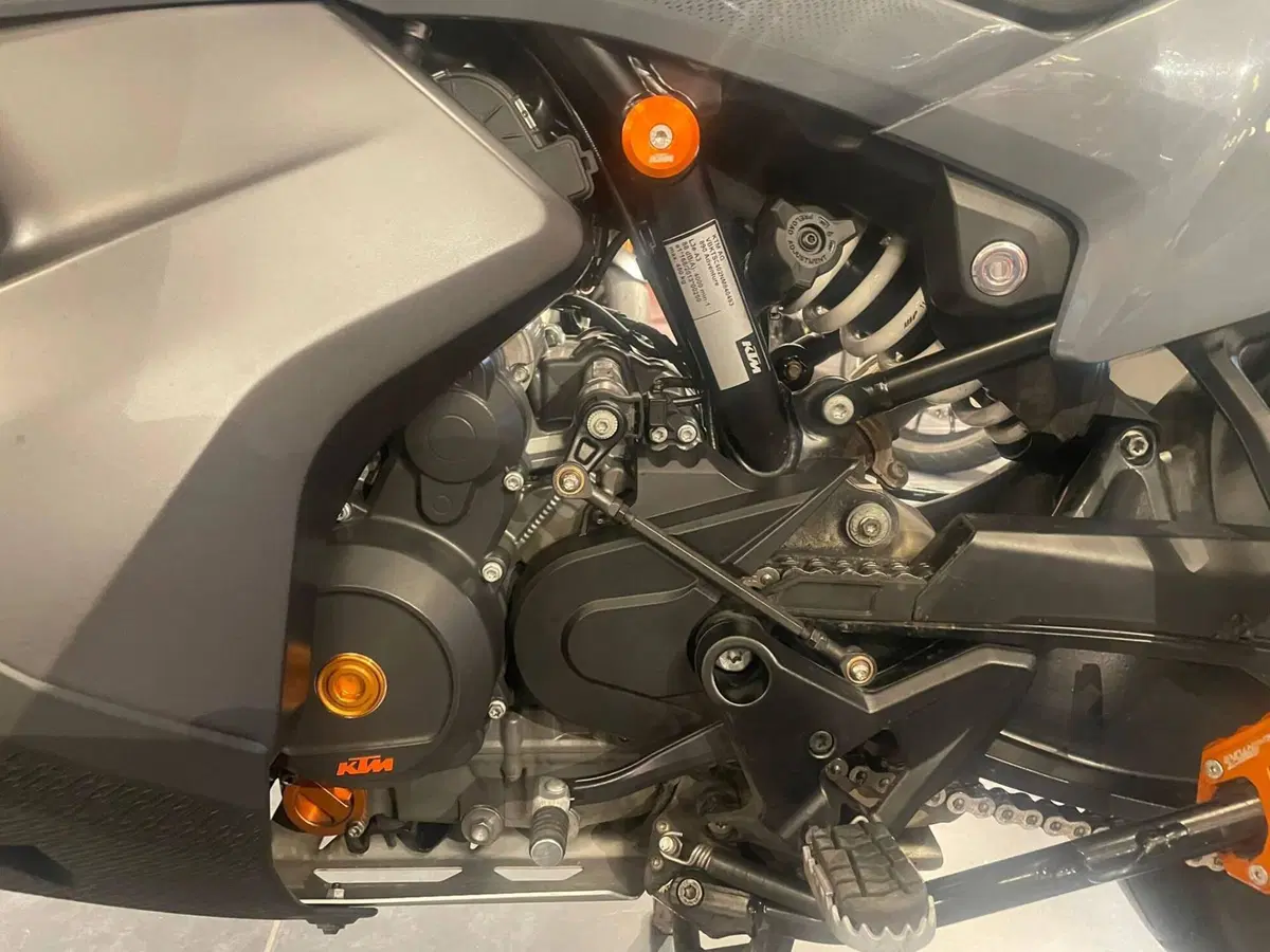 KTM 890 Adventure (2022) (5)