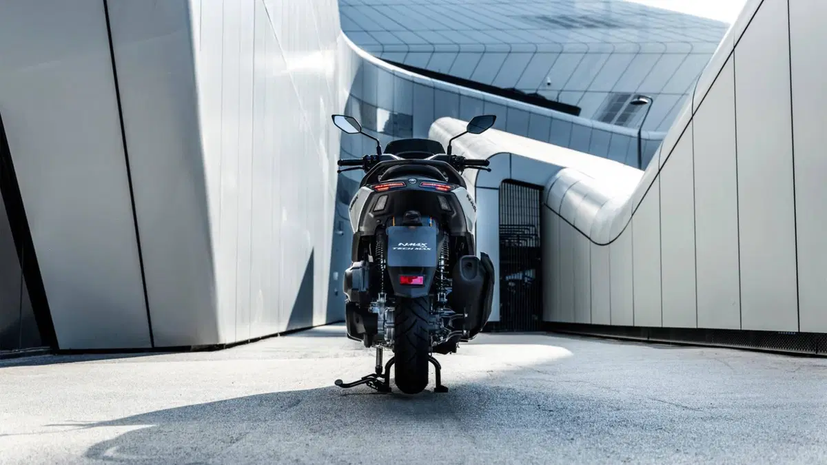 Yamaha N-Max 125 Tech Max (2025 - 26) (17)
