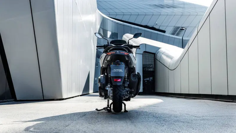 Yamaha N-Max 125 Tech Max (2025 - 26) (17)
