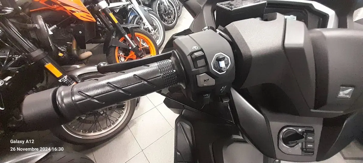 Honda Forza 350 (2025 - 26) (6)