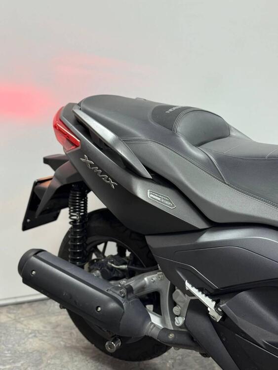 Yamaha X-Max 250 Momodesign (2015 - 16) (3)