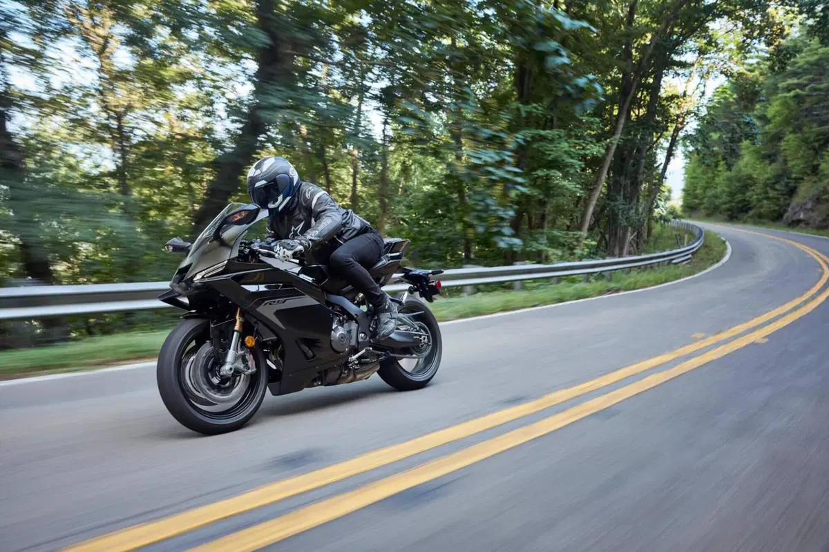 Yamaha YZF R9 (2025 - 26) (7)