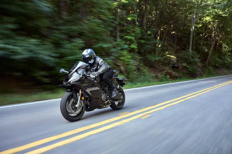 Yamaha YZF R9 (2025 - 26) (8)