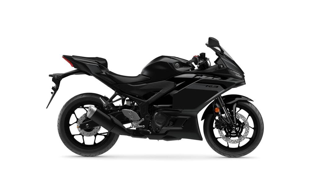 Yamaha YZF R3 (2025) (2)