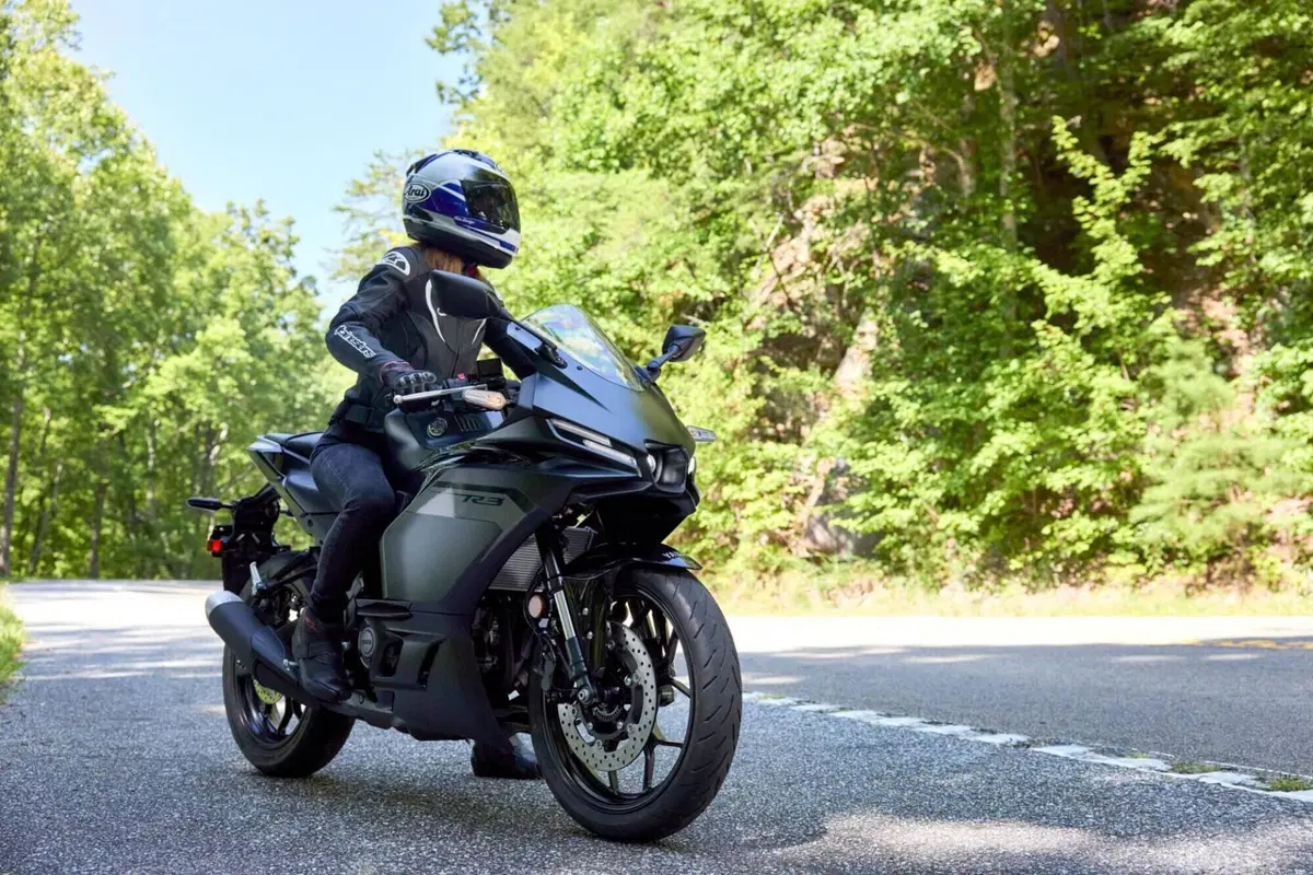 Yamaha YZF R3 (2025 - 26) (4)