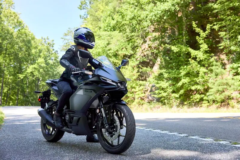Yamaha YZF R3 (2025 - 26) (4)