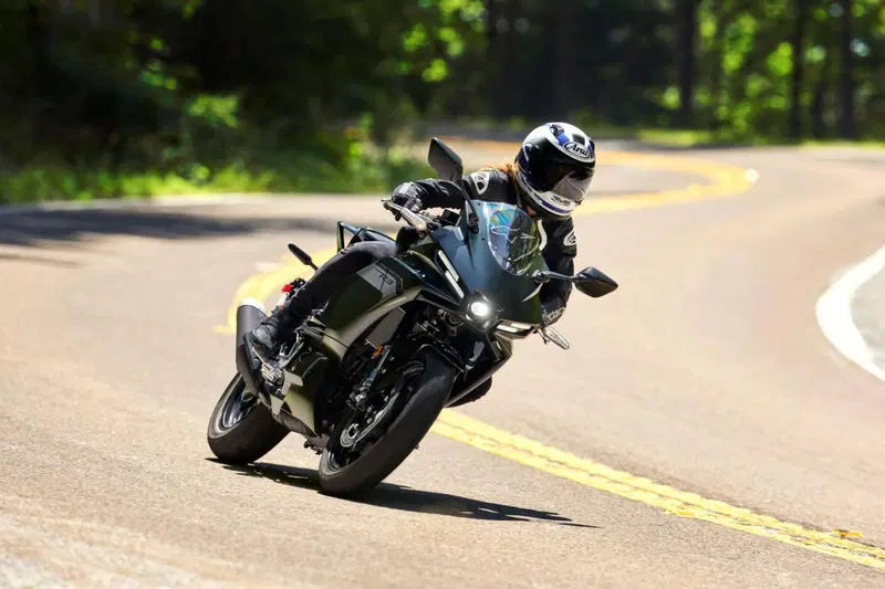 Yamaha YZF R3 (2025 - 26) (11)