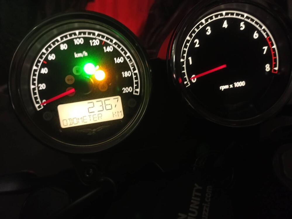 Moto Guzzi V7 Special (2021 - 24) (5)