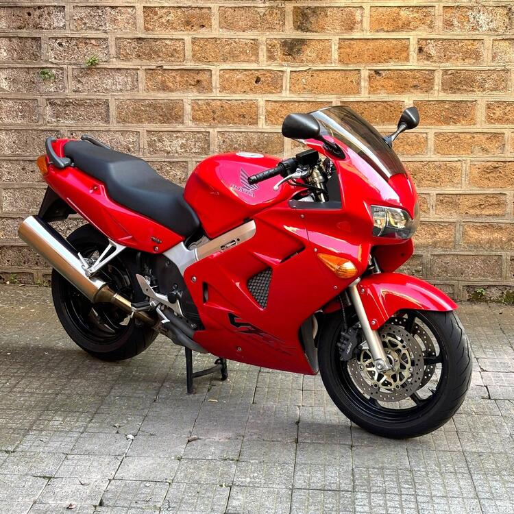 Honda VFR 800 (1998 - 01) (2)