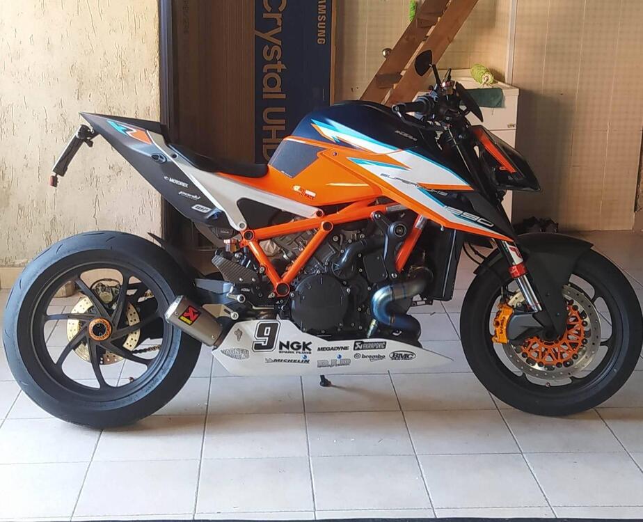 KTM 1290 Super Duke RR (2021)