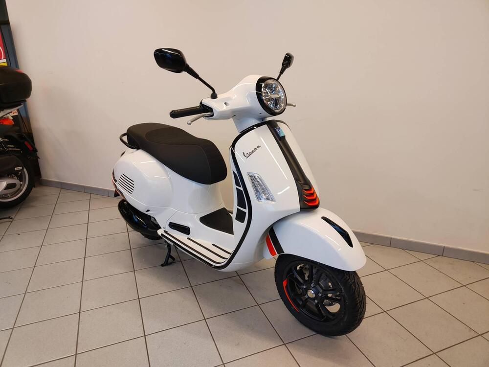 Vespa GTS 310 Supersport (2025) (4)