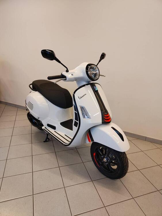 Vespa GTS 310 Supersport (2025) (5)