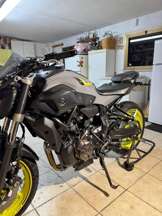 Yamaha MT-07 (2017 - 18) (2)