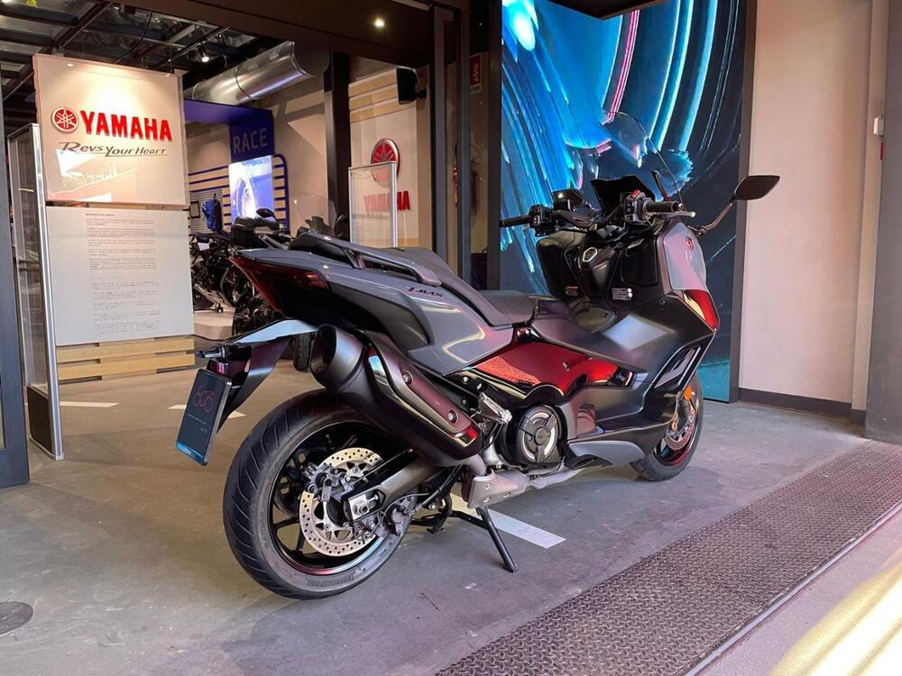 Yamaha T-Max 560 Tech Max (2022 - 24) (2)