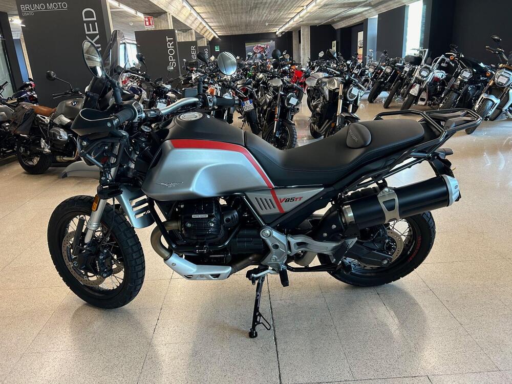 Moto Guzzi V85 TT (2021 - 23) (2)