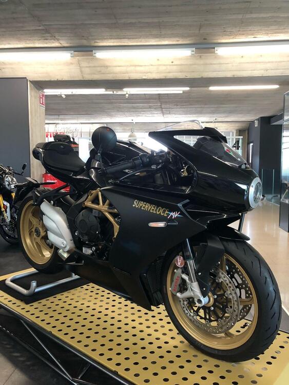 MV Agusta Superveloce 800 (2021 - 25)