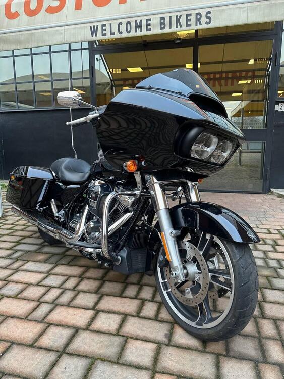 Harley-Davidson 107 Road Glide (2017) - FLTRX (2)