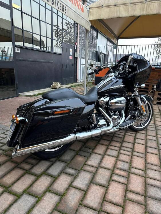 Harley-Davidson 107 Road Glide (2017) - FLTRX (3)