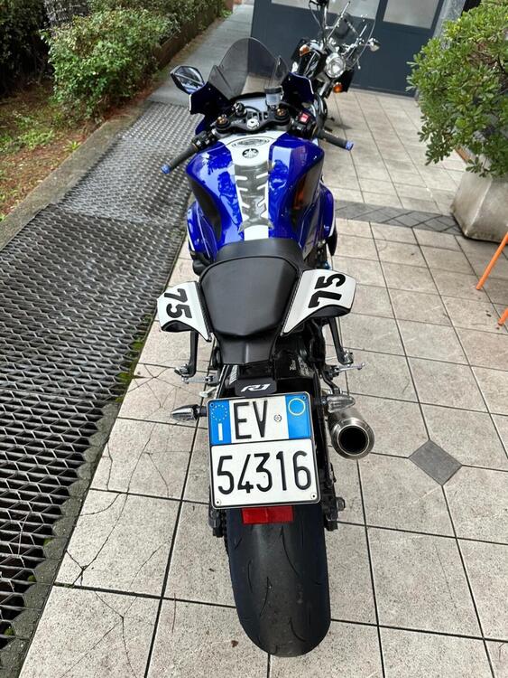 Yamaha YZF R1 (2020 - 24) (4)