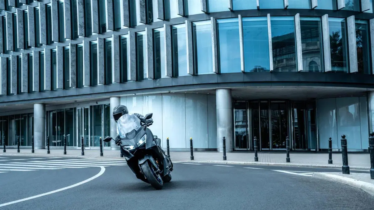 Yamaha T-Max 560 (2025 - 26) (8)