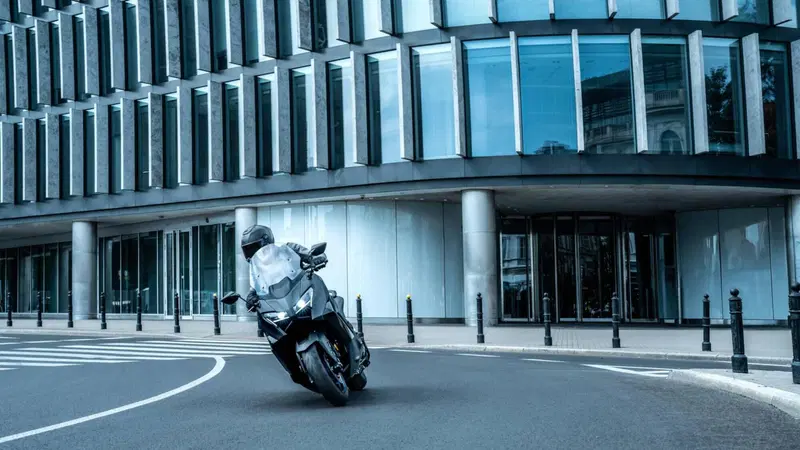 Yamaha T-Max 560 (2025 - 26) (8)