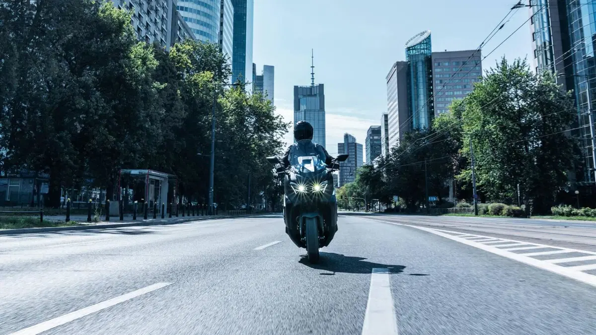 Yamaha T-Max 560 (2025 - 26) (12)