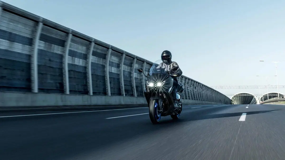Yamaha T-Max 560 (2025 - 26) (14)