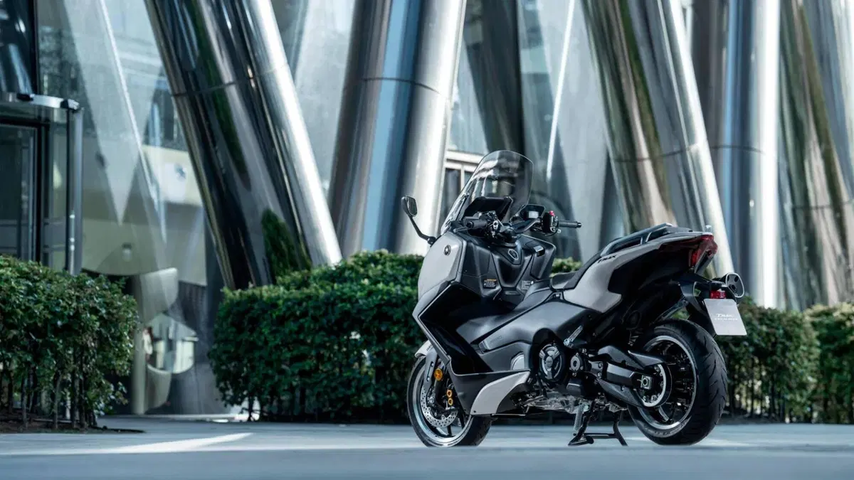 Yamaha T-Max 560 Tech Max (2025 - 26) (14)