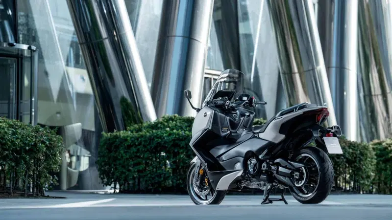 Yamaha T-Max 560 Tech Max (2025 - 26) (14)