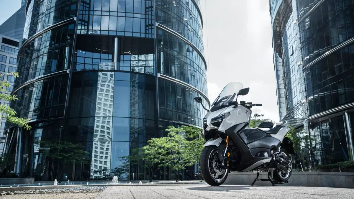 Yamaha T-Max 560 Tech Max (2025 - 26) (15)