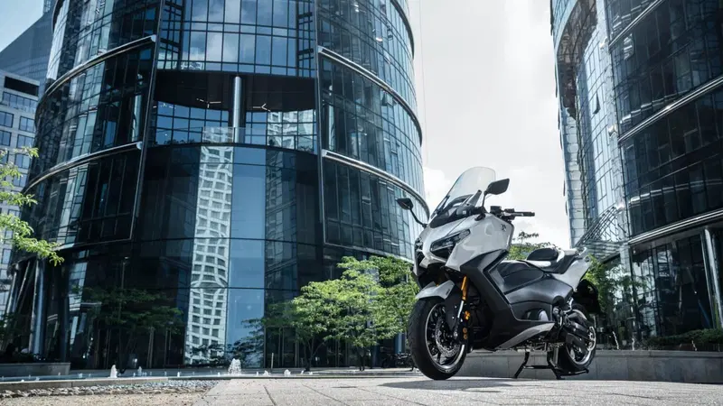 Yamaha T-Max 560 Tech Max (2025 - 26) (15)