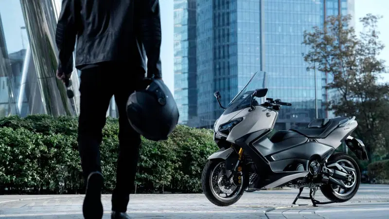Yamaha T-Max 560 Tech Max (2025 - 26) (17)