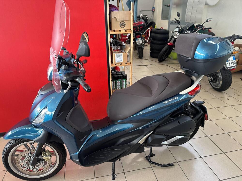 Piaggio Beverly 300 Hpe (2021) (2)