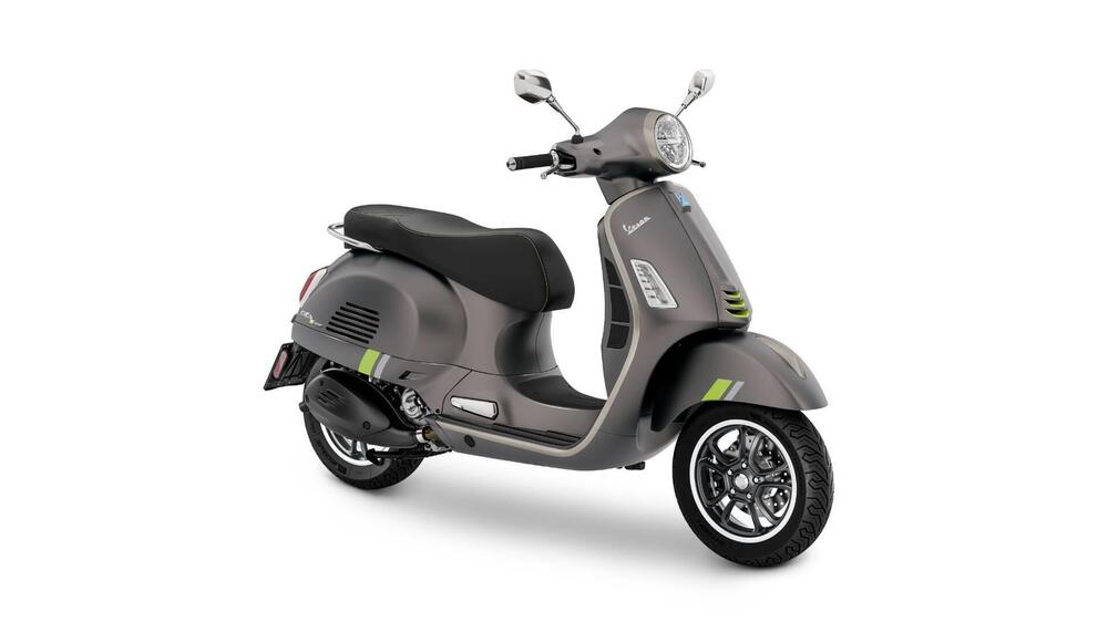 Vespa GTS 300 Super Tech (2023 - 24) (2)