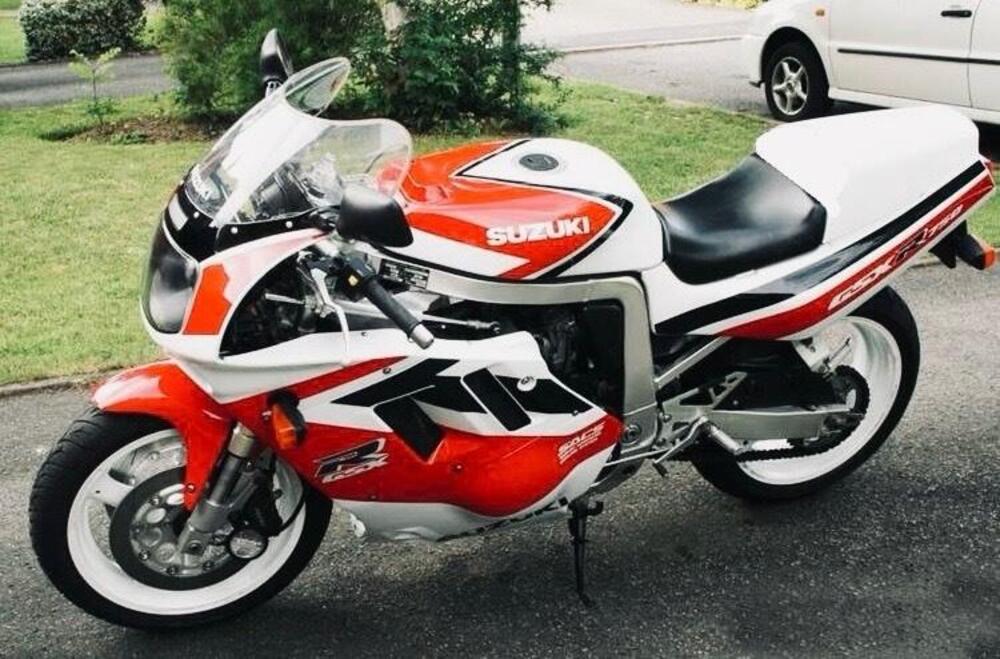 Suzuki Gsxr 750 M (3)