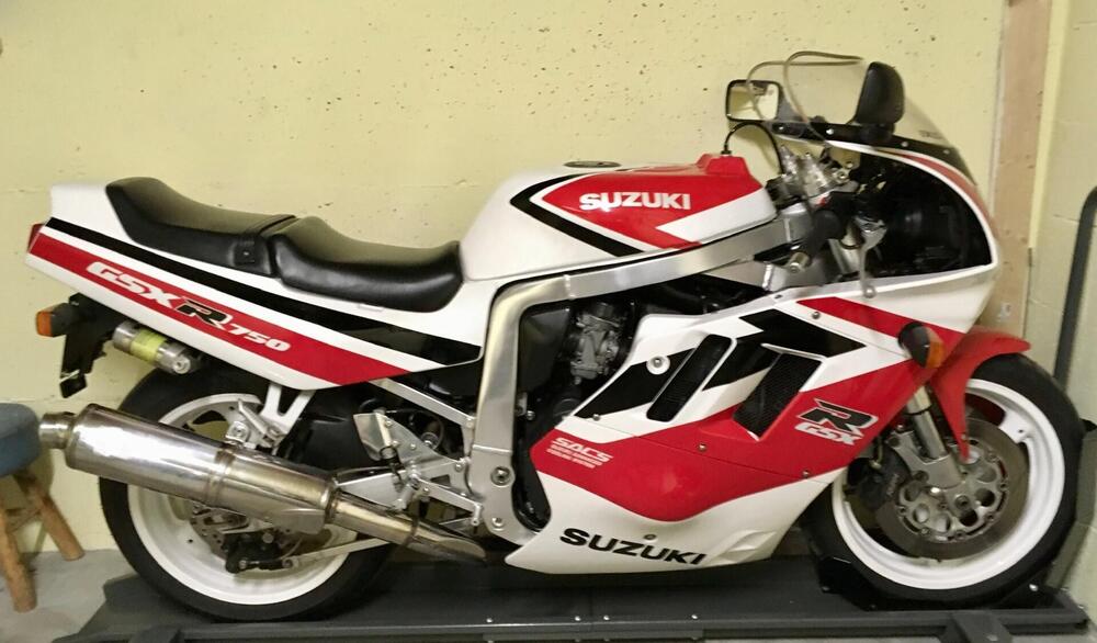 Suzuki Gsxr 750 M (2)