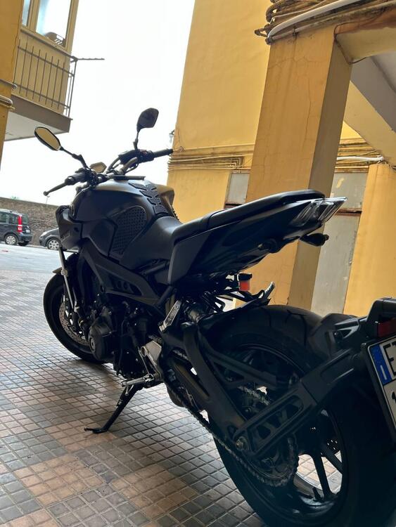 Yamaha MT-09 (2017 - 20) (2)