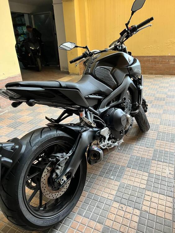 Yamaha MT-09 (2017 - 20) (4)