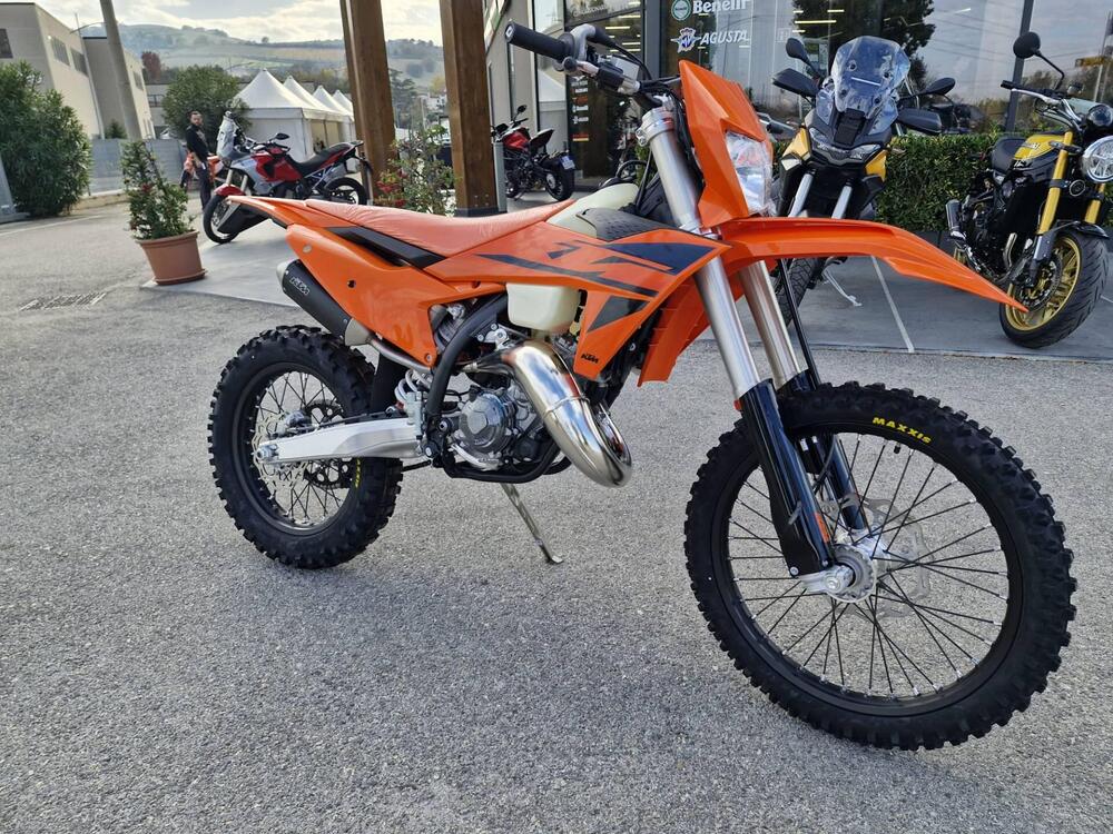 KTM 125 XC-W (2025) (4)