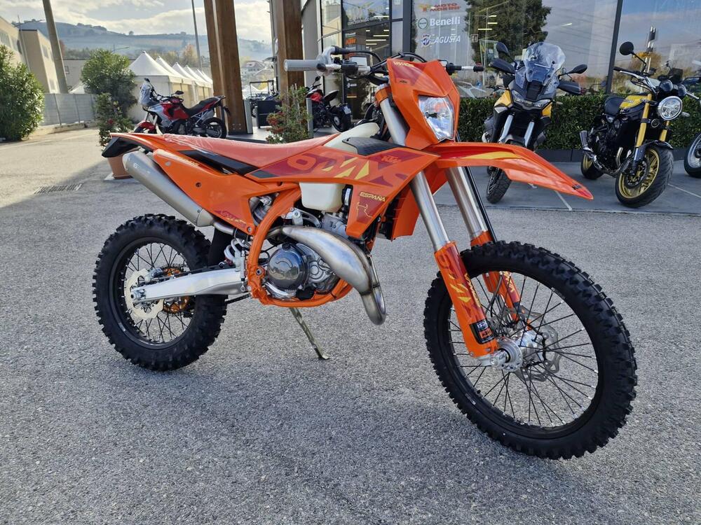 KTM 250 EXC Six Days (2025) (3)