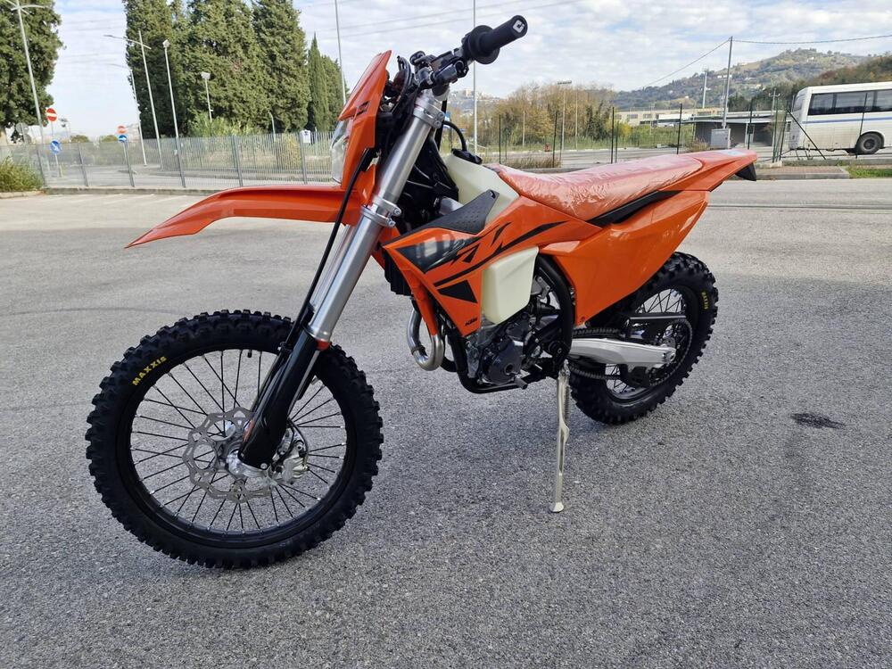 KTM 250 EXC-F (2025) (4)