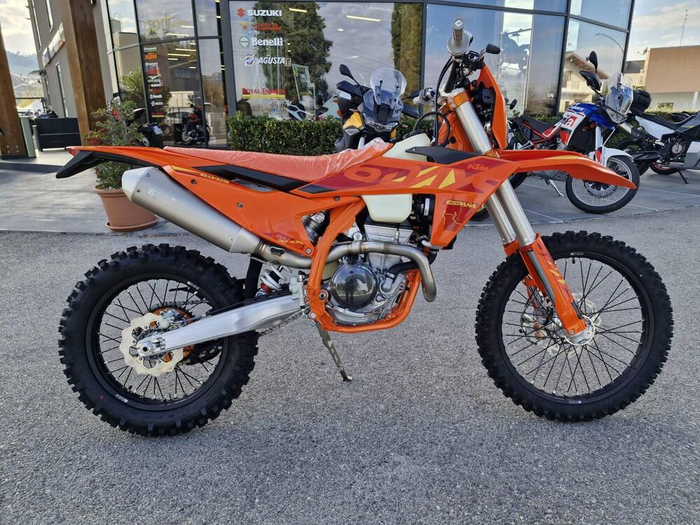 KTM 350 EXC-F Six Days (2025) (4)