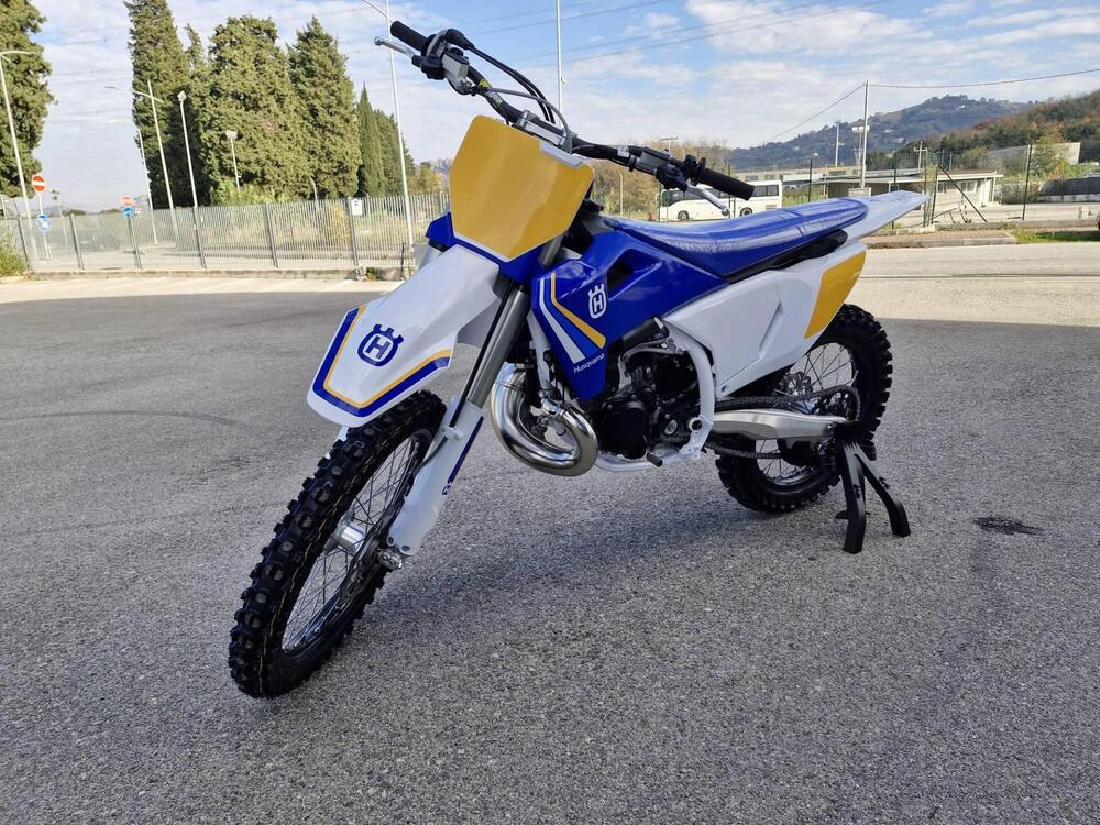 Husqvarna TC 300 Heritage (2025) (2)