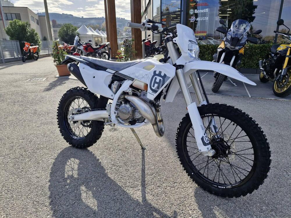 Husqvarna TE 300 Pro (2025) (4)